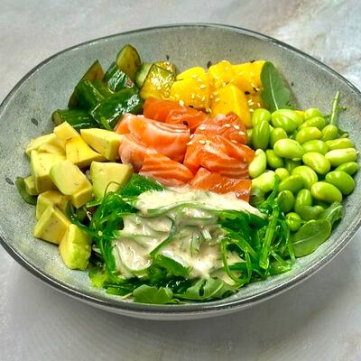 Поке с лососем в Суши и Роллы Ли по цене 690 ₽