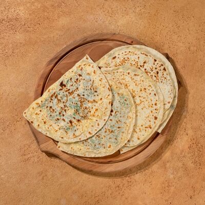 Кутаб с зеленью и сыром в Ачарули по цене 350 ₽