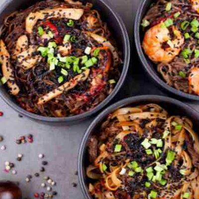 Вок с курицей в Dark Lava по цене 590 ₽