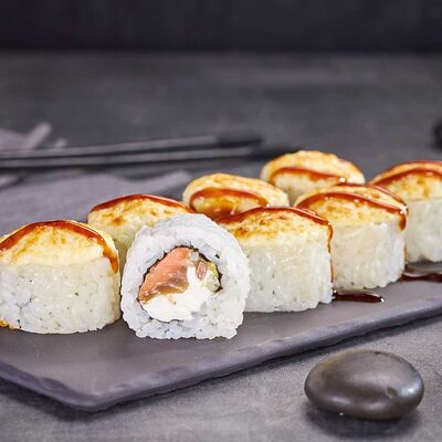 Нежный с лососем в Суши Мастер по цене 309 ₽