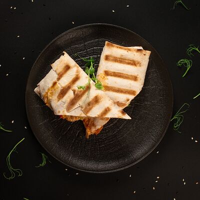 Шаурма с курицей острая минив Oji по цене 230 ₽