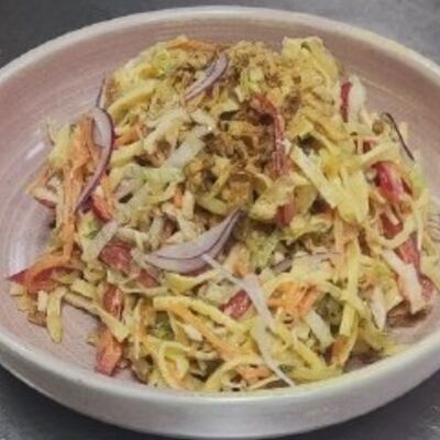 Салат с курицей су-вид, корейской морковью и омлетом в TOPKA Reborn по цене 550 ₽