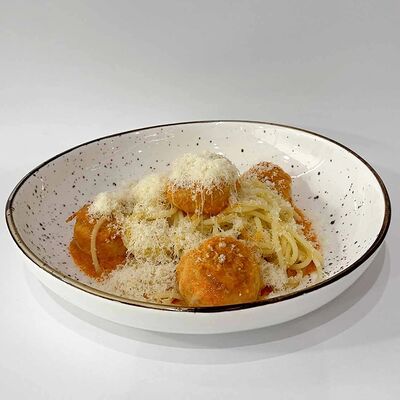 Спагетти с фрикадельками в CrepeCafe по цене 2110 ₸