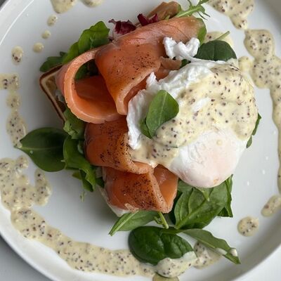 Вафля с лососем в Crystal по цене 710 ₽