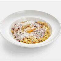 Спагетти карбонара со сливками и желтком в Маргаретти