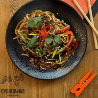 Wok с овощами в Сушильная