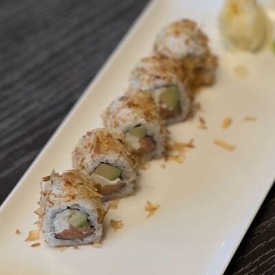 Ролл Бонито с лососем в Only Wine по цене 1050 ₽