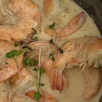 Котелок креветок в соусе сливочный биск в Море