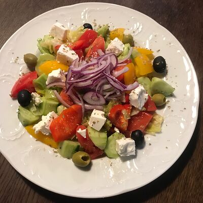 Салат Греческий в Хинкальная Легенда по цене 690 ₽