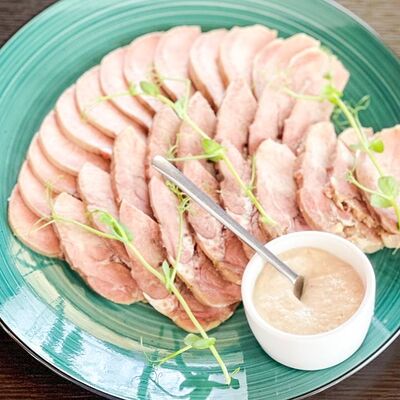 Телячий язык с хреном в Навруз по цене 610 ₽