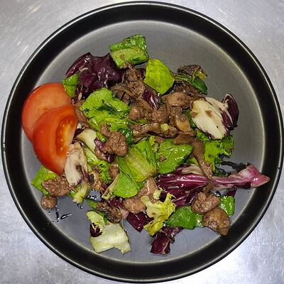 Салат с куриной печенью в Паркофка по цене 350 ₽