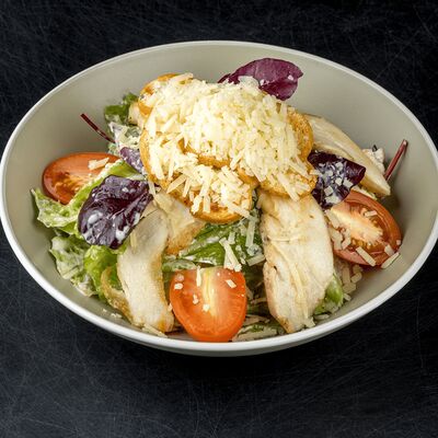 Цезарь с цыплёнком в Киану по цене 470 ₽