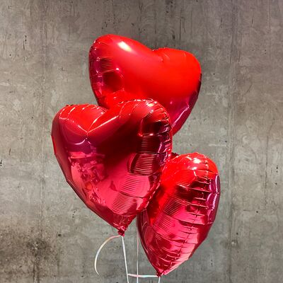 Фольгированные шарики красное сердце в Клубника в шоколаде Simple Berry по цене 2370 ₽