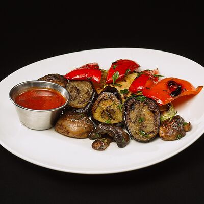 Загорелые овощив Harats Pub по цене 403 ₽