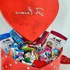Бокс Love is... в коробке сердцев Дарите красиво по цене 3199