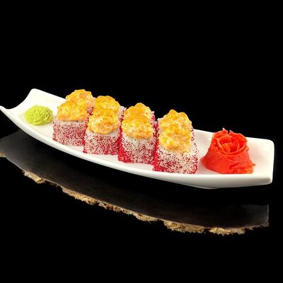 Запеченный ролл Хот спайси с лососем в Окинава Гурмэ по цене 699 ₽