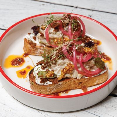 Брускетта с форшмаком в Овертайм по цене 440 ₽