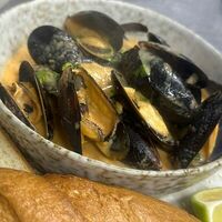 Мидии в соусе том-ям в ПАБ Bootlegger