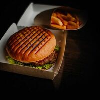 Комбо Восток бургер с говядиной (бургер, кола, фри) в Хинкали хаус