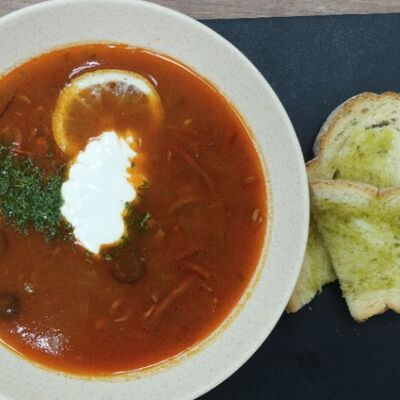 Солянка мясная в Сытый мишка по цене 385 ₽