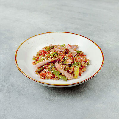 Рис с курицей и овощами с соусом на выбор в Мэджик ролл по цене 389 ₽