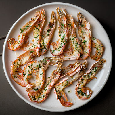 Антарктические лангустины на гриле с чесноком и травами в Бибирево по цене 1200 ₽