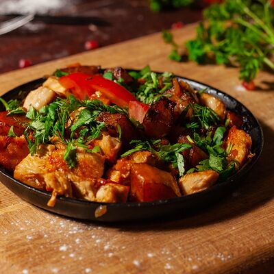 Курица по-домашнему в Кристалл палас по цене 320