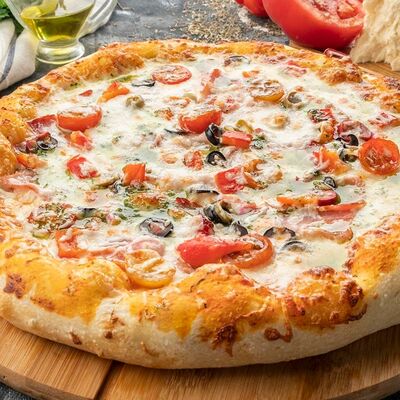 Деревенская пицца с грибами в IKRA по цене 450 ₽