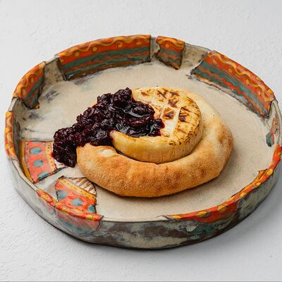 Запеченный бри с вишней в Узоры по цене 1150 ₽