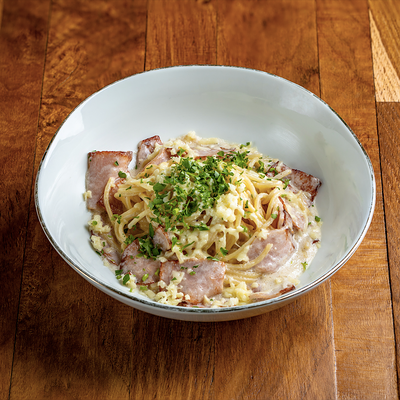 Спагетти с ветчиной и сыром в BUENO cafe по цене 660 ₽