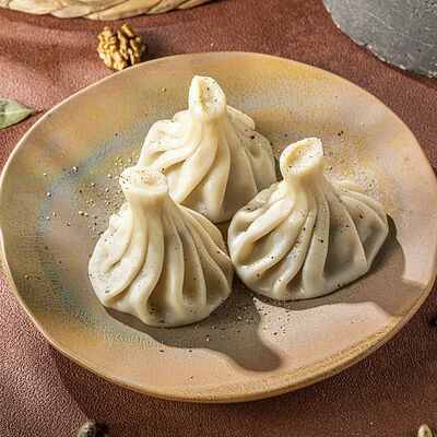 Хинкали с бараниной (3 шт) в Джонджоли по цене 410 ₽