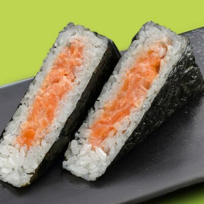 Онигири с лососем в О! Суши по цене 490 ₽