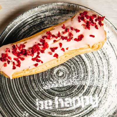 Эклер шоколадный в Самер Джем по цене 435 ₽