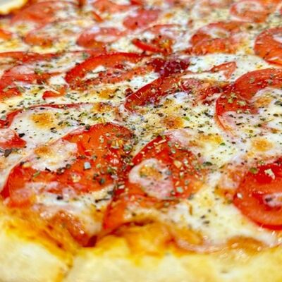 Пицца Маргарита в Parmezan по цене 929 ₽