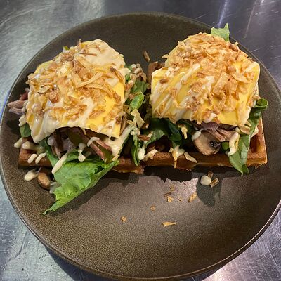 Вафля с мясомв Moonlight Cafe по цене 990 ₽