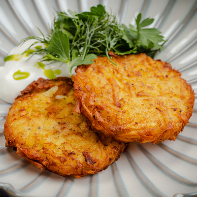 Картофельные драники со сметаной в Съели Сумели по цене 260 ₽