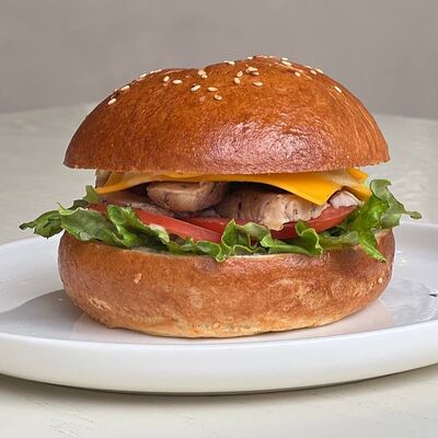 Бейгл с курицей в Zanoza по цене 590 ₽