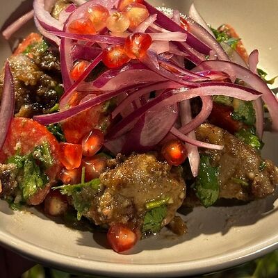 Теплый салат с куриной печенью в Мимино по цене 650 ₽