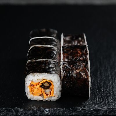Маки с мидиями спайси в Суши скат по цене 250 ₽