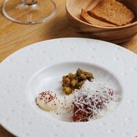 Тартар из говядины с пармезаном в AGATA