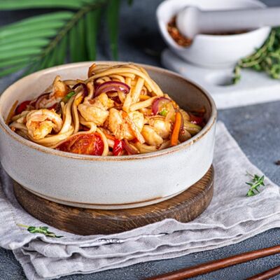 Wok-лапша с курицей в District по цене 492