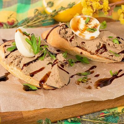 Брускетта с паштетом из печени в Луиджи & Тосё по цене 299