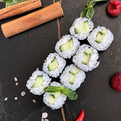 Ролл Огурец в Panda Sushi по цене 249 ₽