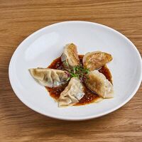 Гёдза с говядиной вагю в Клёво