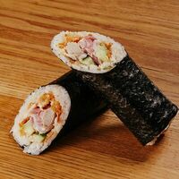 Хэндролл с курицей и беконом в ProSushi