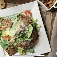 Цезарь с курицей в Ринго Белз