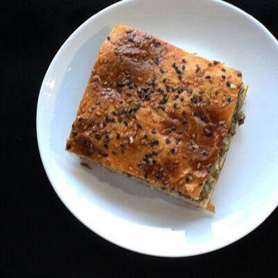 Пирог с мясом в Джон Вкусный по цене 10000 ₽