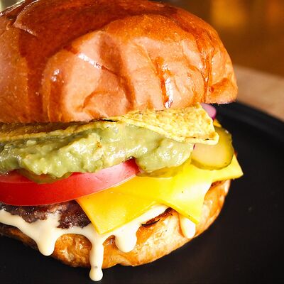 Бургер Р.Х.Ч.П. в Смоки-паб Станция по цене 780 ₽