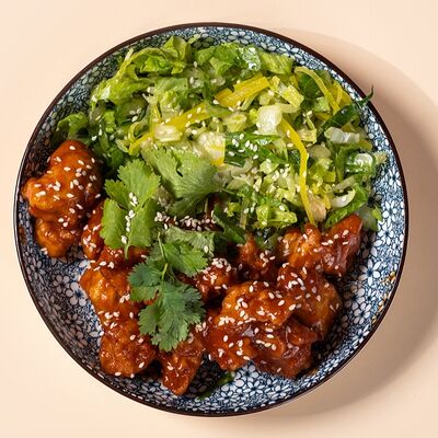 Курочка в соусе яннем в Мастер Ли по цене 465 ₽