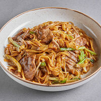 Тайваньская лапша с говядиной в бульоне в Шикари